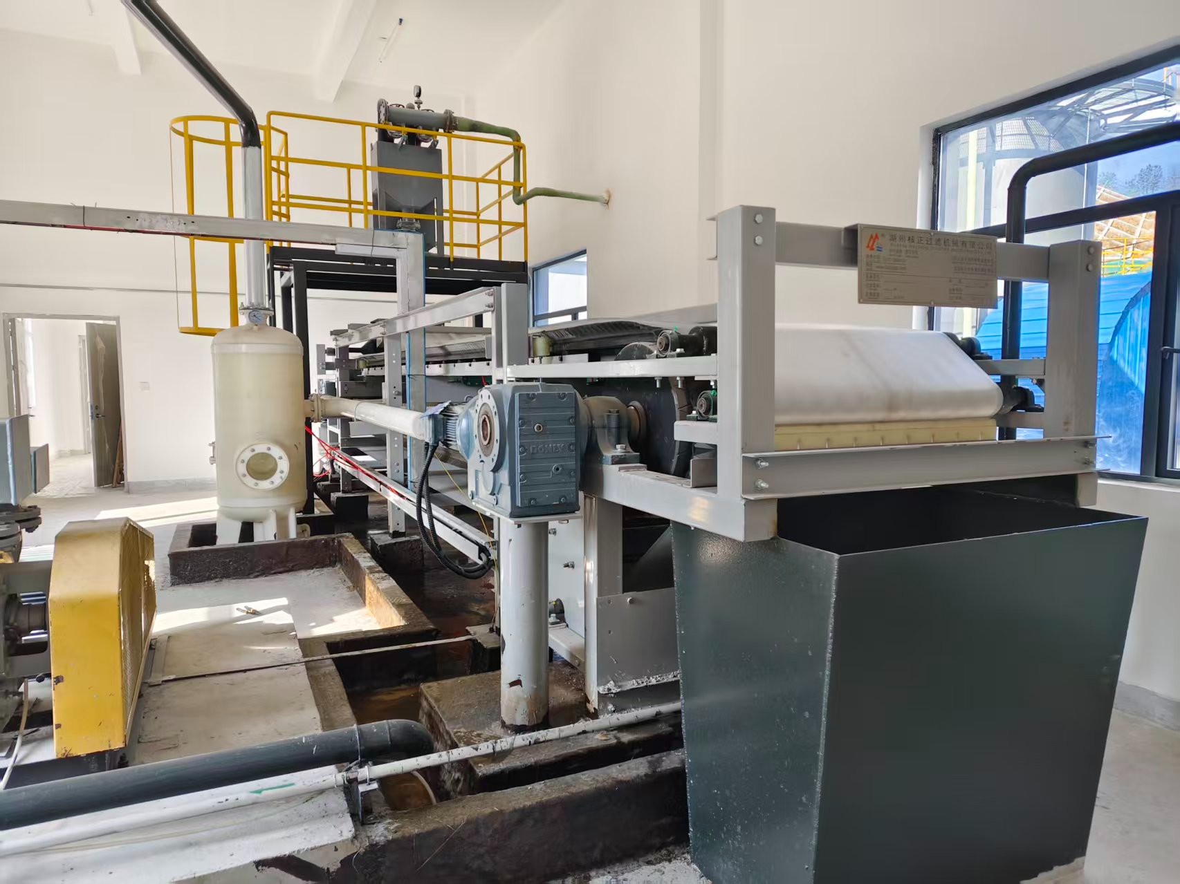 真空带式过滤机适合哪些行业的物料过滤分离？